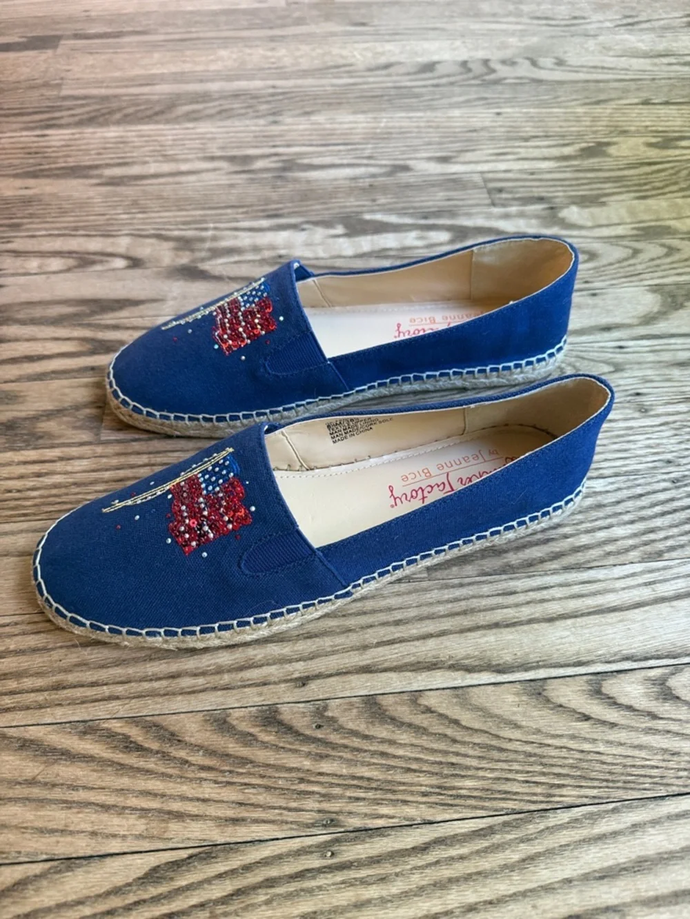Quacker Factory Women's Navy Sequin Flag Espadrille Flats patriotic 8.5 NIB